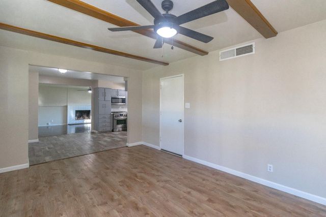 2333 E Austin Way, Fresno, CA 93726