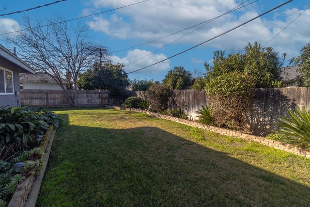 2333 E Austin Way, Fresno, CA 93726