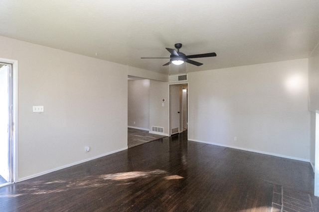 2333 E Austin Way, Fresno, CA 93726