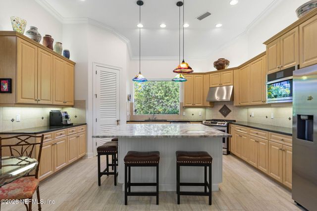 10 S WATERVIEW Drive, Palm Coast, FL 32137