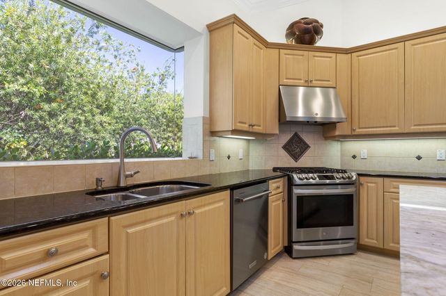 10 S WATERVIEW Drive, Palm Coast, FL 32137