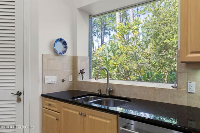 10 S WATERVIEW Drive, Palm Coast, FL 32137