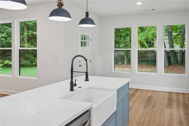 1867 Oakmont Drive NW, Atlanta, GA 30314