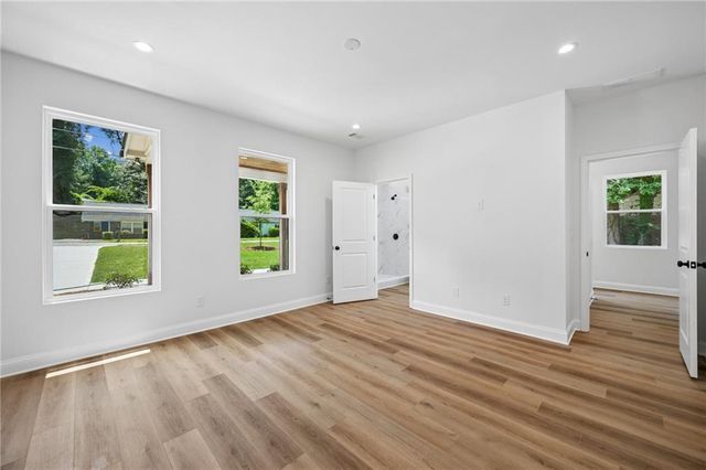 1867 Oakmont Drive NW, Atlanta, GA 30314