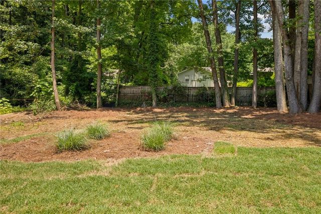 1867 Oakmont Drive NW, Atlanta, GA 30314