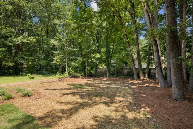 1867 Oakmont Drive NW, Atlanta, GA 30314