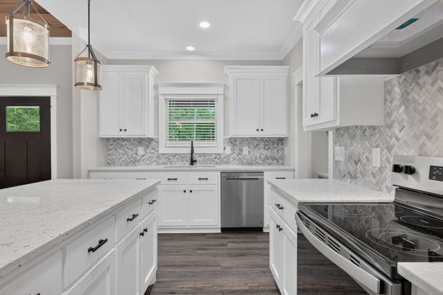 2200 Little Texas Rd, Goodspring, TN 38460