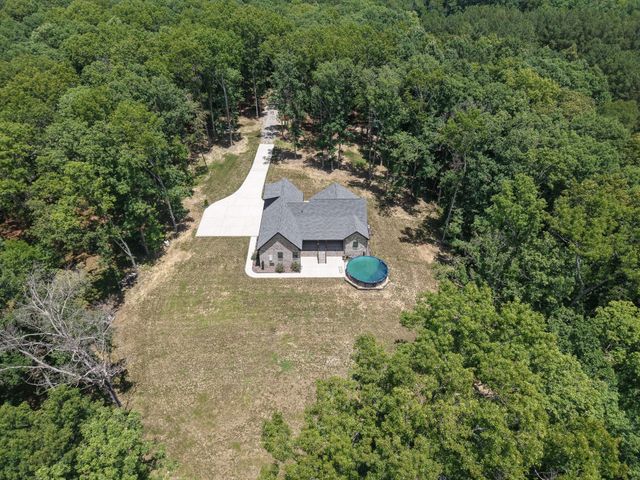 2200 Little Texas Rd, Goodspring, TN 38460