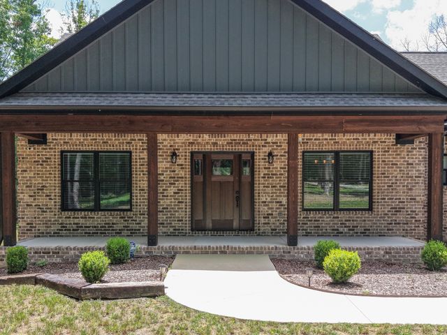 2200 Little Texas Rd, Goodspring, TN 38460