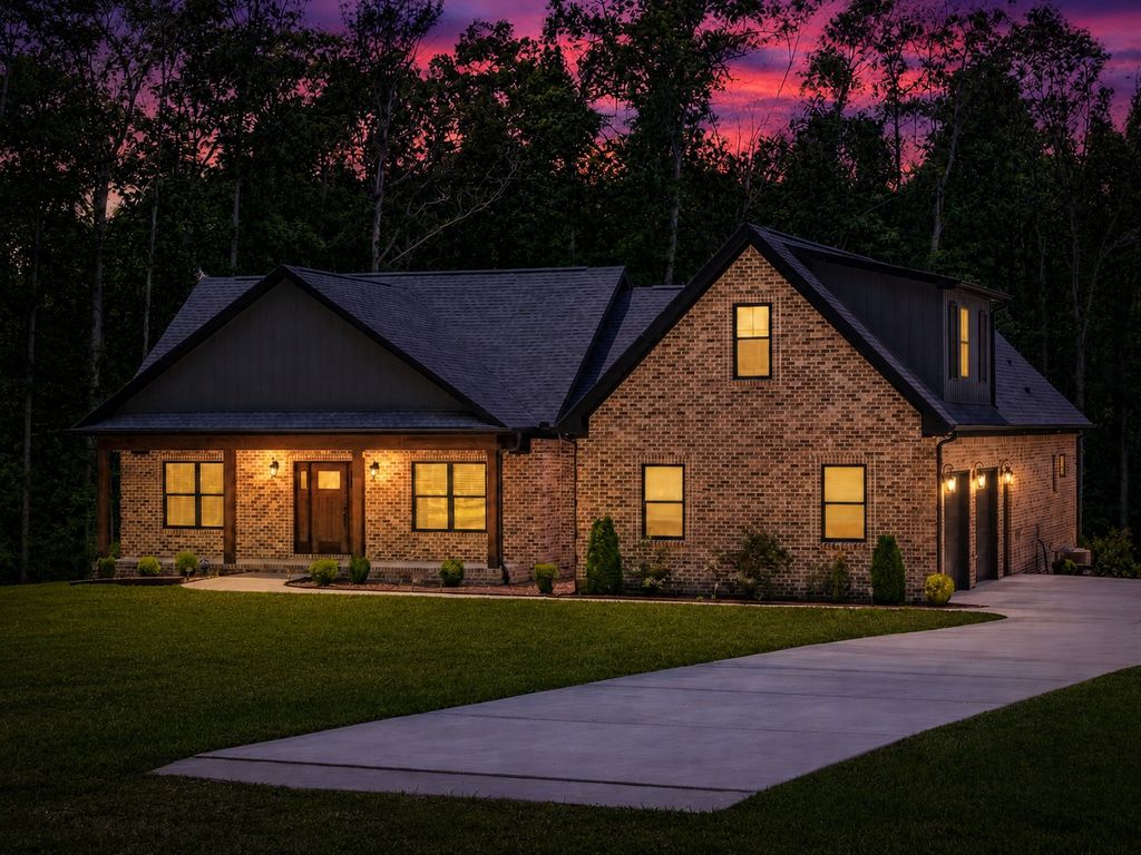 2200 Little Texas Rd, Goodspring, TN 38460