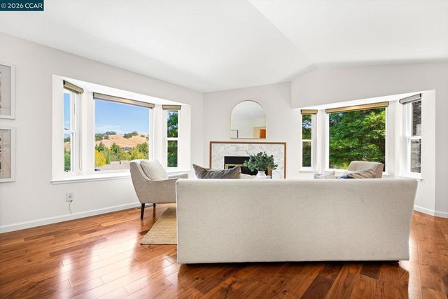 1249 Chesterton Ct, Walnut Creek, CA 94596