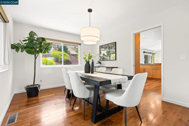 1249 Chesterton Ct, Walnut Creek, CA 94596