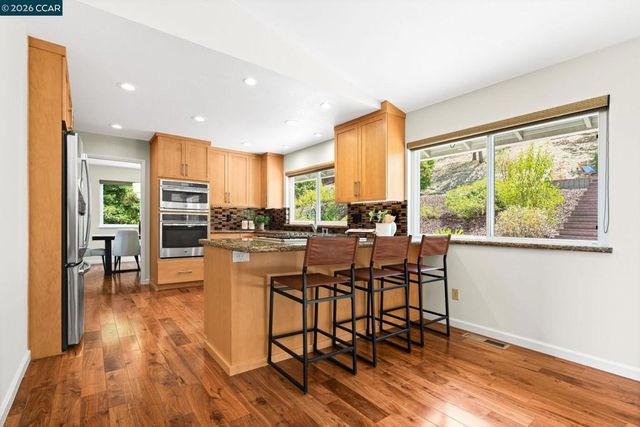 1249 Chesterton Ct, Walnut Creek, CA 94596