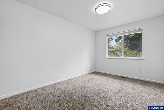 38325 Scravel Hill Rd NE, Albany, OR 97322