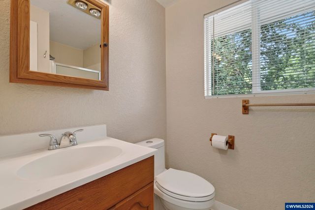 38325 Scravel Hill Rd NE, Albany, OR 97322