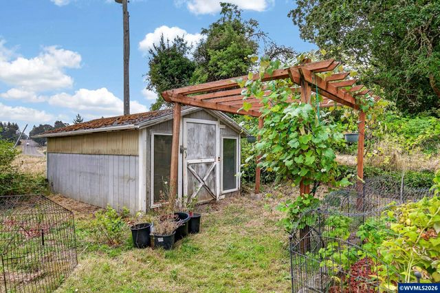 38325 Scravel Hill Rd NE, Albany, OR 97322