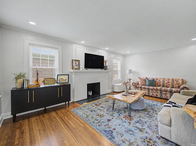 1816 Bayard Park Drive, Evansville, IN 47714
