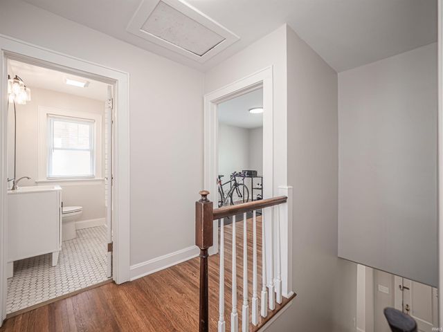 1816 Bayard Park Drive, Evansville, IN 47714
