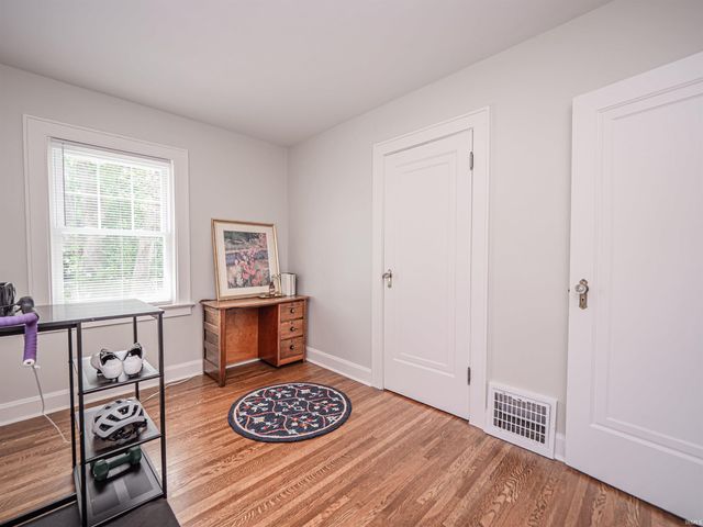 1816 Bayard Park Drive, Evansville, IN 47714