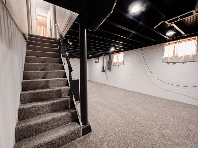 1816 Bayard Park Drive, Evansville, IN 47714