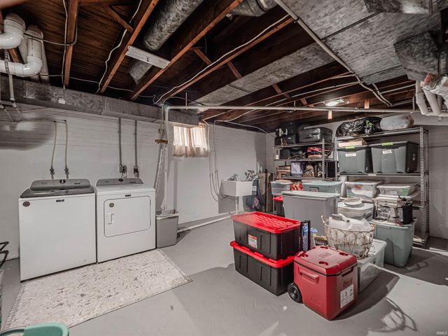 1816 Bayard Park Drive, Evansville, IN 47714