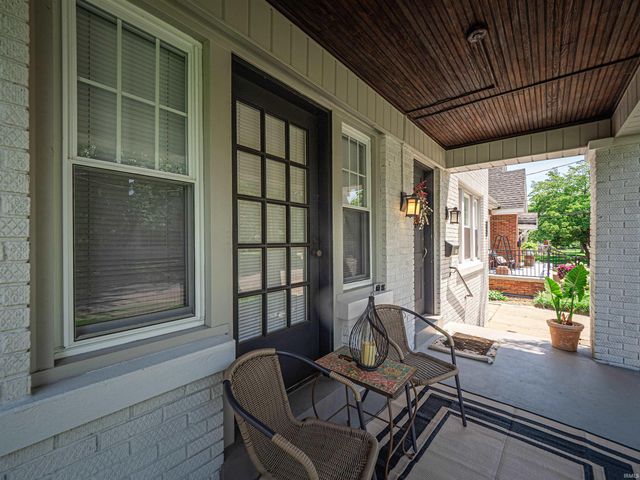 1816 Bayard Park Drive, Evansville, IN 47714