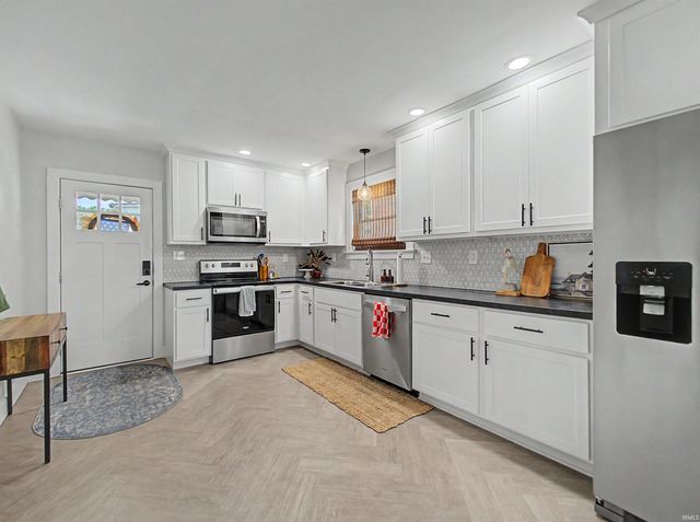 1816 Bayard Park Drive, Evansville, IN 47714