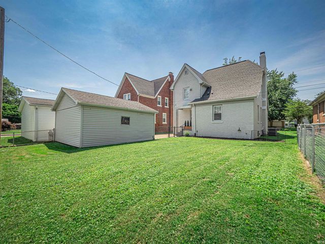 1816 Bayard Park Drive, Evansville, IN 47714