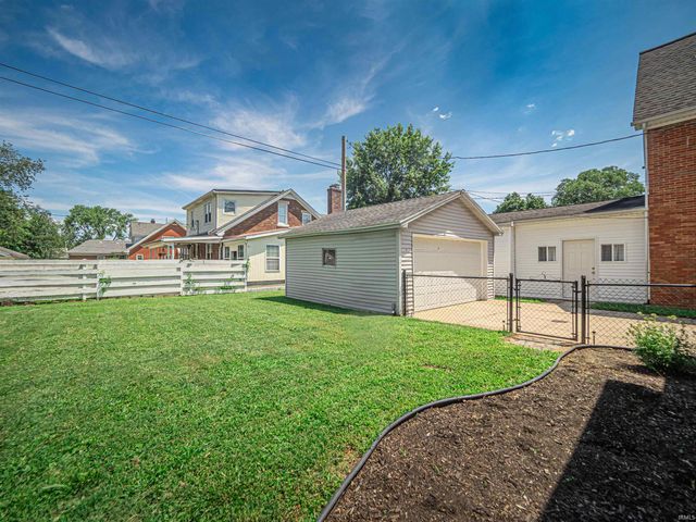 1816 Bayard Park Drive, Evansville, IN 47714