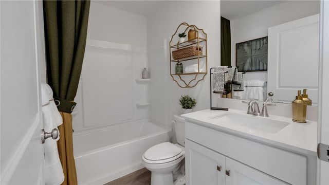 8201 Alexander Ct, Upper Macungie Twp, PA 18031