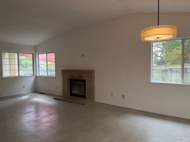 9784 dawn Way, Windsor, CA 95492