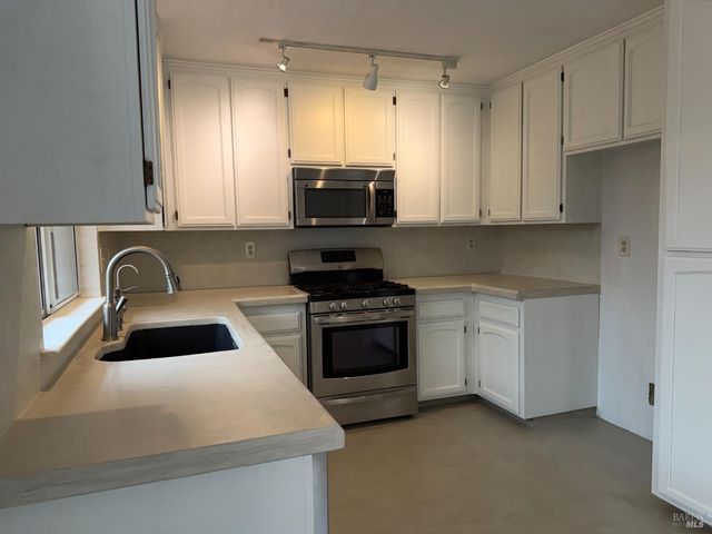 9784 dawn Way, Windsor, CA 95492