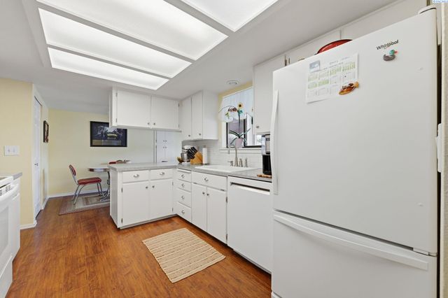 2405 Towhee Ln., West Richland, WA 99353