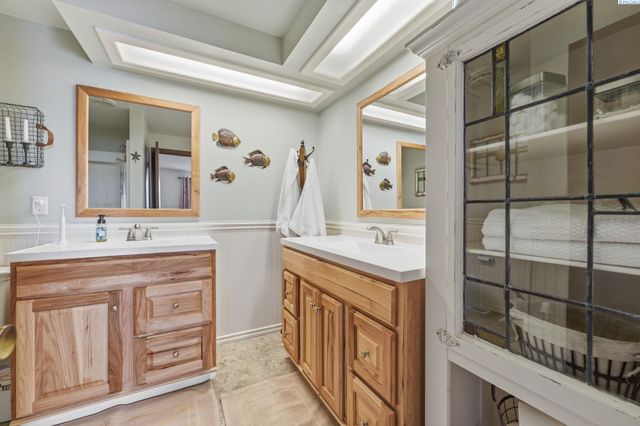 2405 Towhee Ln., West Richland, WA 99353