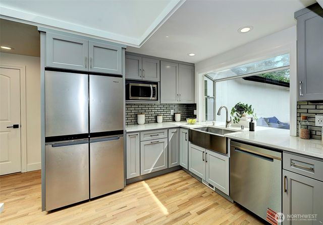 7106 139th Place NE, Redmond, WA 98052