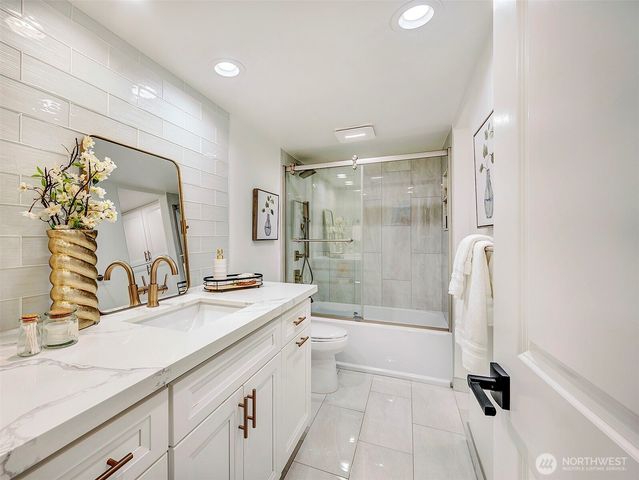 7106 139th Place NE, Redmond, WA 98052