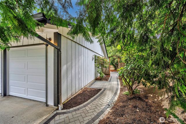 7106 139th Place NE, Redmond, WA 98052