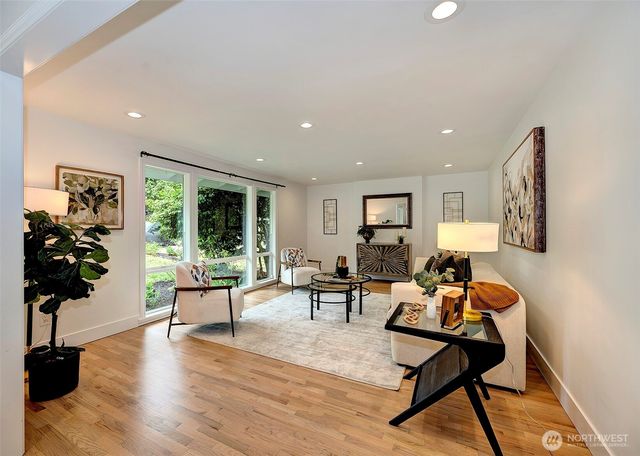 7106 139th Place NE, Redmond, WA 98052