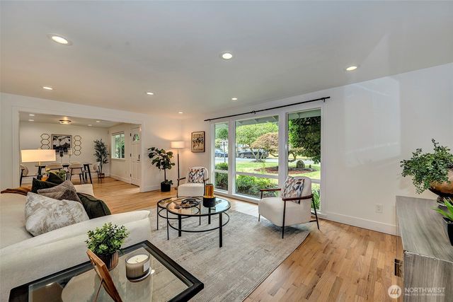 7106 139th Place NE, Redmond, WA 98052