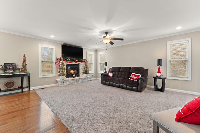 49 Steinbeck Drive, Valparaiso, IN 46383