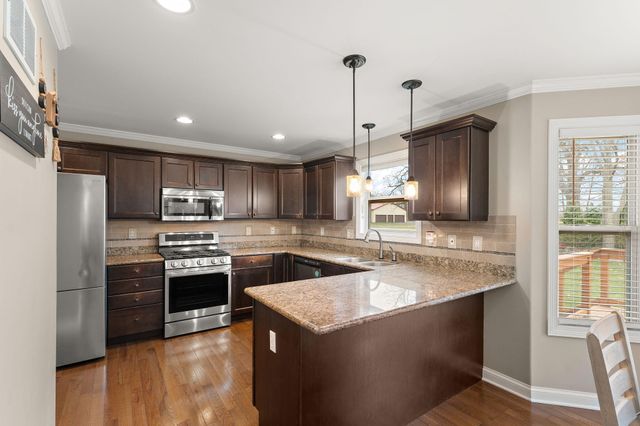 49 Steinbeck Drive, Valparaiso, IN 46383