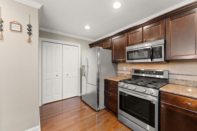 49 Steinbeck Drive, Valparaiso, IN 46383