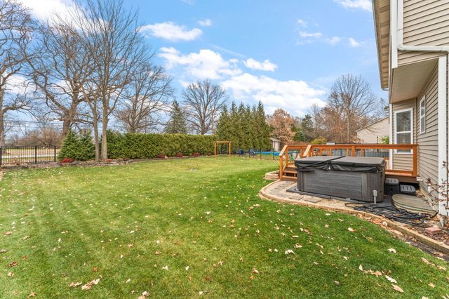 49 Steinbeck Drive, Valparaiso, IN 46383