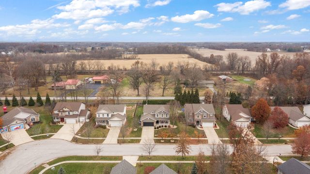 49 Steinbeck Drive, Valparaiso, IN 46383