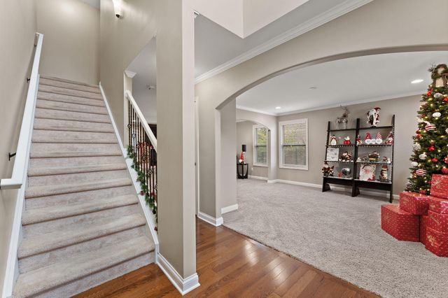 49 Steinbeck Drive, Valparaiso, IN 46383