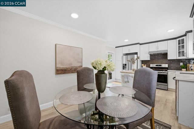 599 Mt Dell Dr, Clayton, CA 94517