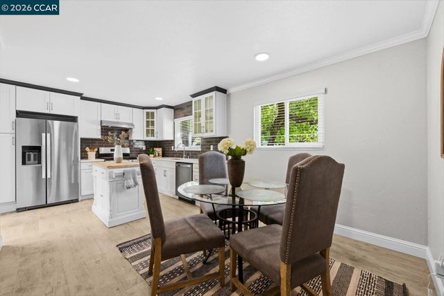 599 Mt Dell Dr, Clayton, CA 94517