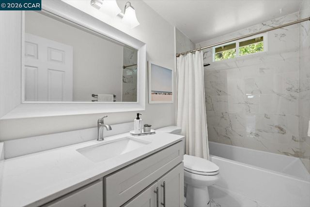 599 Mt Dell Dr, Clayton, CA 94517