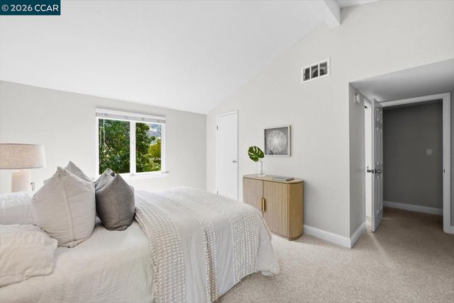 599 Mt Dell Dr, Clayton, CA 94517