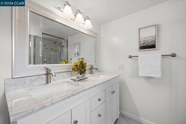 599 Mt Dell Dr, Clayton, CA 94517